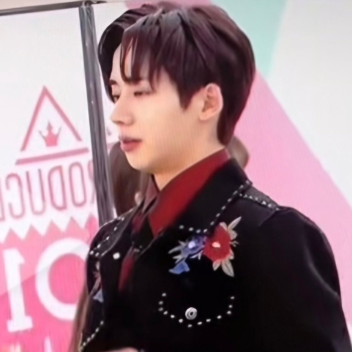 왕롱 누드 사진 모델 과거 영상 다시 감상