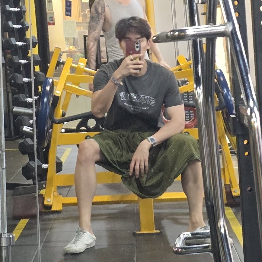 TayTawanMyanmar's tweet image. So Burmese guy coded🤣🙌

#Tawan_V #NeLynn