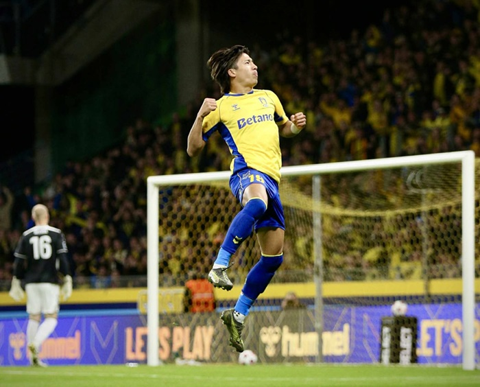 vilfortpark's tweet image. Vi har stadig ikke fået armene ned efter søndagens 5-1-sejr over OB, og @Rodiano har derfor lavet en quiz, hvor I bliver testet i jeres viden om Brøndbys største Superliga-sejre. 

I alt skal i matche ti modstandere og målscorere med ti årstal. 

Hvor mange rigtige kan I få?