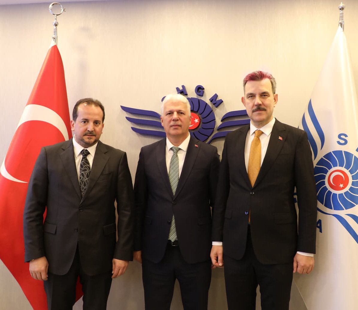 Sivil Havacılık Genel Müdürü Prof. Dr. Kemal Yüksek’i Bursa Havaalanı ve Bursa merkezli uçuşlarla ilgili istişare etmek adına ziyaret ettik. 

Bursa Havaalanı’mızın yurt içi ve yurtdışı uçuşlarının arttırılmasının yanı sıra Türkiye’nin hava kargo merkezi olması yönündeki güçlü
