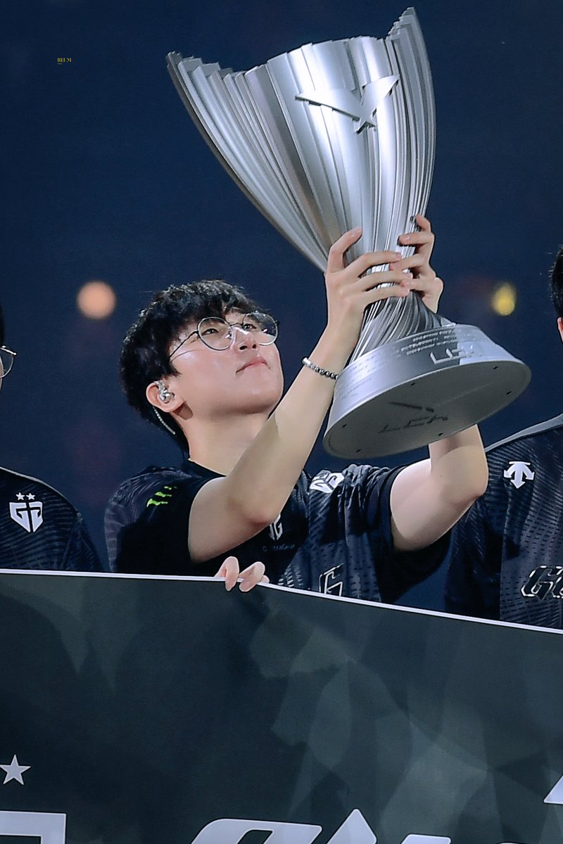 lol_ruler's tweet photo. 250928 LCK 결승전 #룰러 #Ruler 

📏🏆 https://t.co/gJRvJuI3YQ