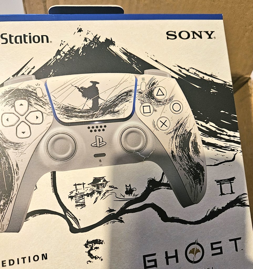 TheRetroFrames tweet media