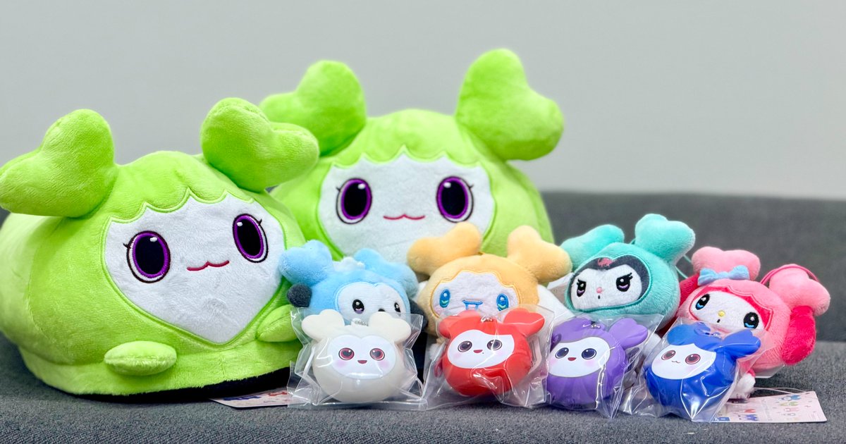 TWICE MOVELY スリッパ ウォレット マスコット GIGO限定 モモ GIGO限定】TWICE モモ モブリー スリッパ ミニウォレット