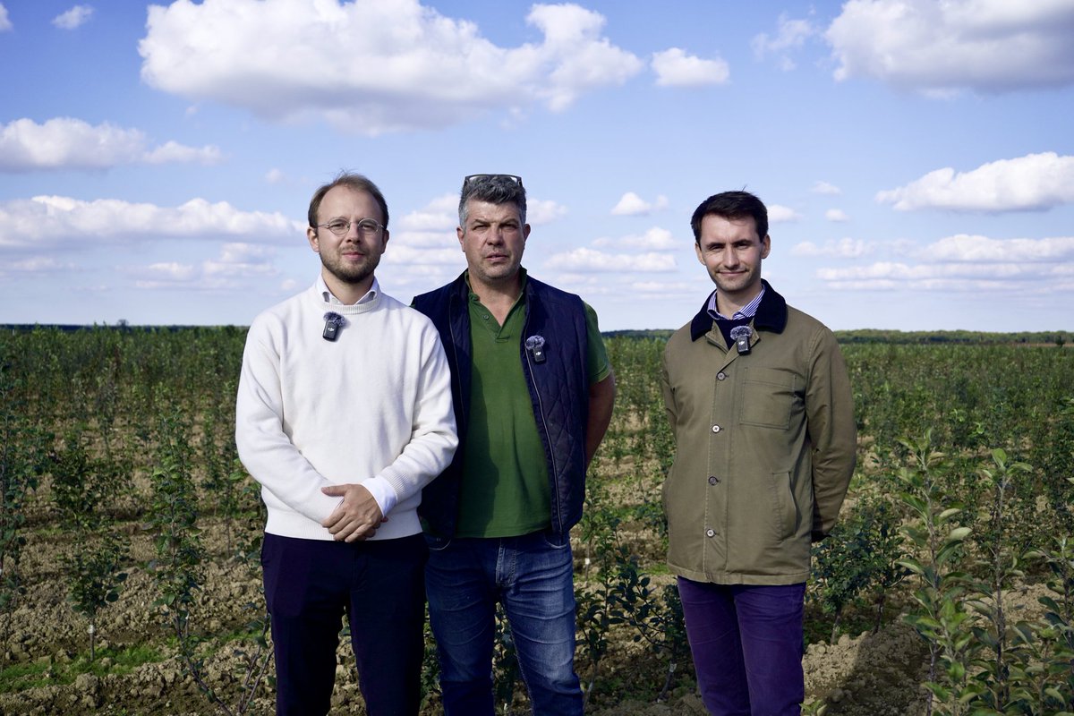 <a href="/MaximeMaintier/">Maxime Maintier</a> <a href="/EcologieRes/">Ecologie Responsable</a> Visite de la maison Plou et fils, viticulteurs depuis 25 générations (😮 sur le même lieu depuis 1508) notamment des espaces viticoles et rencontre avec Arnaud Crosnier dernier horticulteur sur 100 kilomètres à la ronde, la 🇫🇷 est un peu partout pleine de talents. 

3/