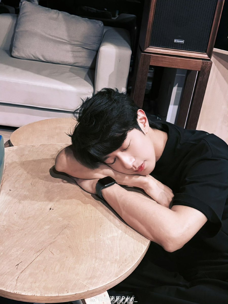JiangLi_TH's tweet image. 《李沛恩Pein_》Weibo update 
(1/2)

(CN&amp;gt;TH)
เดือน10เหมาะที่จะได้พบเจอกัน 🌌

#李沛恩 #LiPeiEn 
#หลี่เพ่ยเอิน #SeekyLi