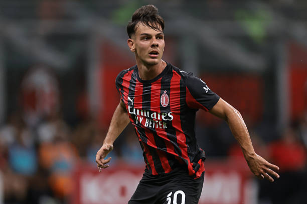 Milan Posts tweet media