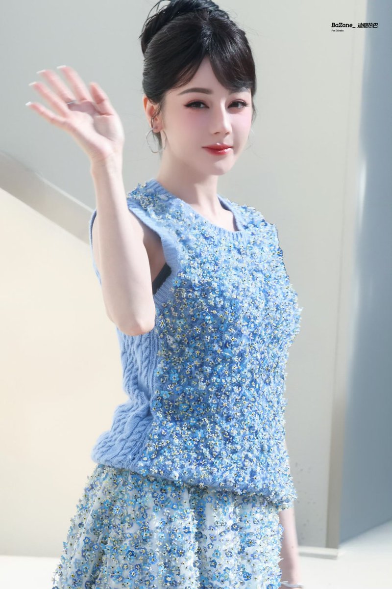 นี่แหละ มิวส์ตัวจริงของ Dior ต้องเป็นตี๋ลี่เร่อปาเท่านั้น!

DILRABA DIOR PFW25
#DilrabaDiorSS26
<a href="/Dior/">Dior</a> #DiorSS26