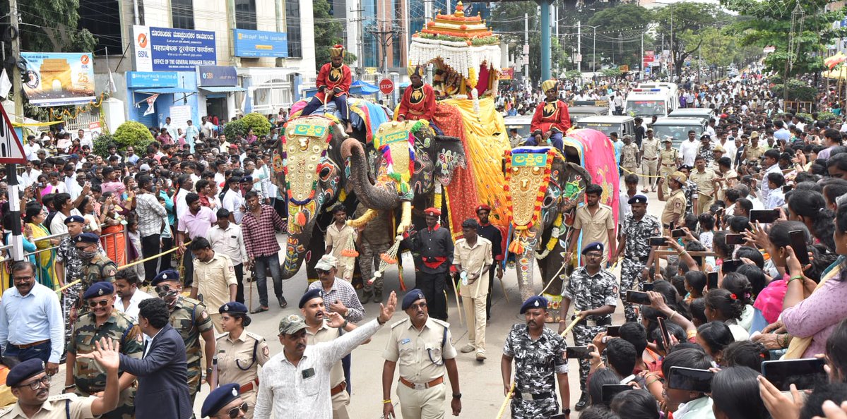 Hirehalli Bhyraiah Devaraj (@swaraj76) on Twitter photo <a href="/TumkurDasara/">Tumkur Dasara</a> procession as grandeur as #MysuruDasara2025 with #Jambusavari.
<a href="/DrParameshwara/">Dr. G Parameshwara</a> offers floral tributes to the deity Bhuvaneshwari.
MLAs <a href="/JayachandraTB/">T B Jayachandra</a> <a href="/Mlajyothiganesh/">G B Jyothi Ganesh MLA</a> <a href="/bsureshgowda1/">b suresh gowda</a>
<a href="/DCTumakuru/">DC Tumakuru - ಜಿಲ್ಲಾಧಿಕಾರಿ ತುಮಕೂರು</a> <a href="/SPTumkur/">SP Tumakuru</a> take part with a zeal.
<a href="/XpressBengaluru/">TNIE Karnataka</a>
<a href="/AshwiniMS_TNIE/">Ashwini M Sripad/ಅಶ್ವಿನಿ ಎಂ ಶ್ರೀಪಾದ್🇮🇳</a> <a href="/TumkurDasara/">Tumkur Dasara</a> procession as grandeur as #MysuruDasara2025 with #Jambusavari.
<a href="/DrParameshwara/">Dr. G Parameshwara</a> offers floral tributes to the deity Bhuvaneshwari.
MLAs <a href="/JayachandraTB/">T B Jayachandra</a> <a href="/Mlajyothiganesh/">G B Jyothi Ganesh MLA</a> <a href="/bsureshgowda1/">b suresh gowda</a>
<a href="/DCTumakuru/">DC Tumakuru - ಜಿಲ್ಲಾಧಿಕಾರಿ ತುಮಕೂರು</a> <a href="/SPTumkur/">SP Tumakuru</a> take part with a zeal.
<a href="/XpressBengaluru/">TNIE Karnataka</a>
<a href="/AshwiniMS_TNIE/">Ashwini M Sripad/ಅಶ್ವಿನಿ ಎಂ ಶ್ರೀಪಾದ್🇮🇳</a>