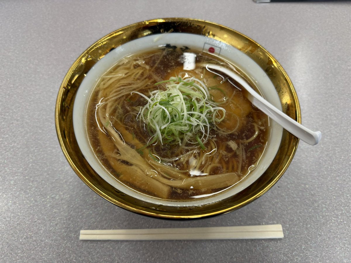 coltpython6inch's tweet image. しゅしゅえっとまるしぇに初めて訪れた。食べてみたかった激辛ぼだっこ飯を購入して食べたみた所鮭の切り身をほぐして食べるとちょうど良いしょっぱさで美味しかった。昼飯に道の駅なかせんの鬼そば藤谷で醤油ラーメン、何回か行ってるけど相変わらず美味かった。