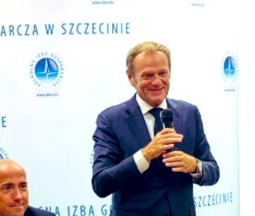 Uwaga. „Rosyjski prowokator” w Szczecinie. Nie dość, że zlikwidował Stocznię Szczecińską, oddał port w Szczecinie w niemieckie ręce, robi wszystko żeby nie powstał terminal w Świnoujściu, zlikwidował Cargotabor w Szczecinie, wyraził zgodę na transport przez Polskę ropy do