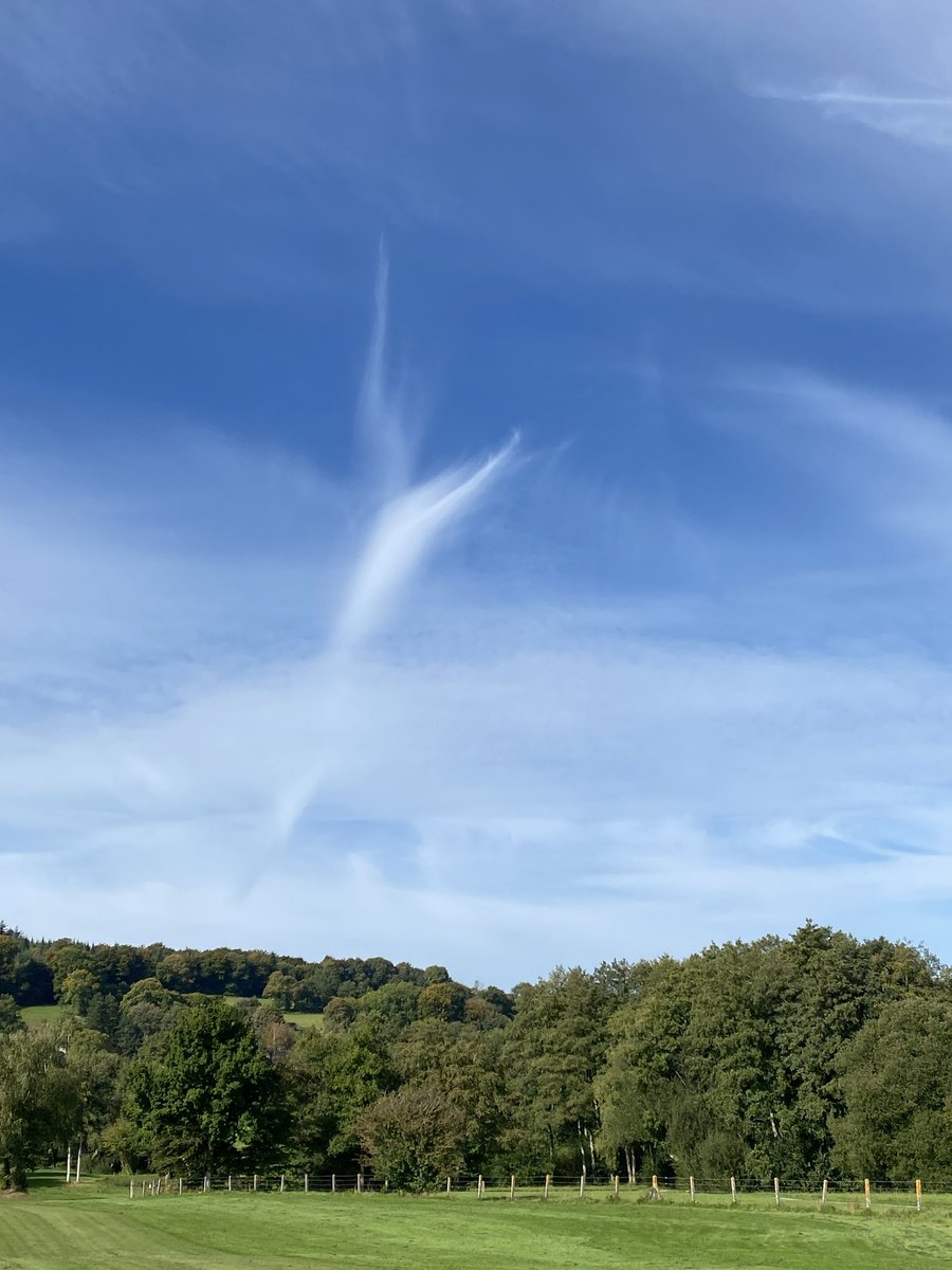 ahenk75's tweet image. Clouds like art too!
#lookingatthesky #nature #Space