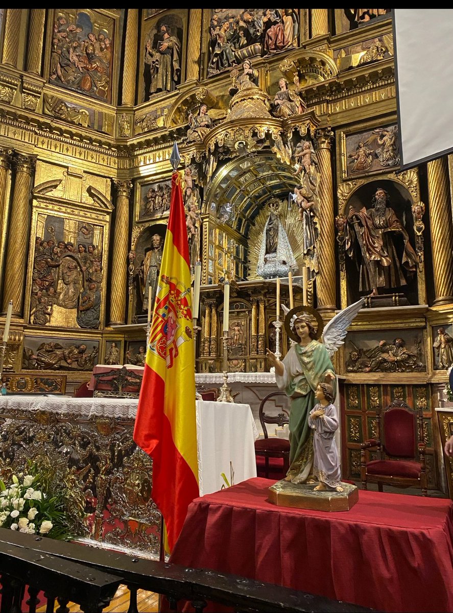 Hemos acompañado a <a href="/policia/">Policía Nacional</a> en el día de sus patronos los Ángeles Custodios
Enhorabuena a quienes han sido hoy reconocidos por su tarea diaria de protección de la ciudadanía
Y gracias siempre por vuestro trabajo