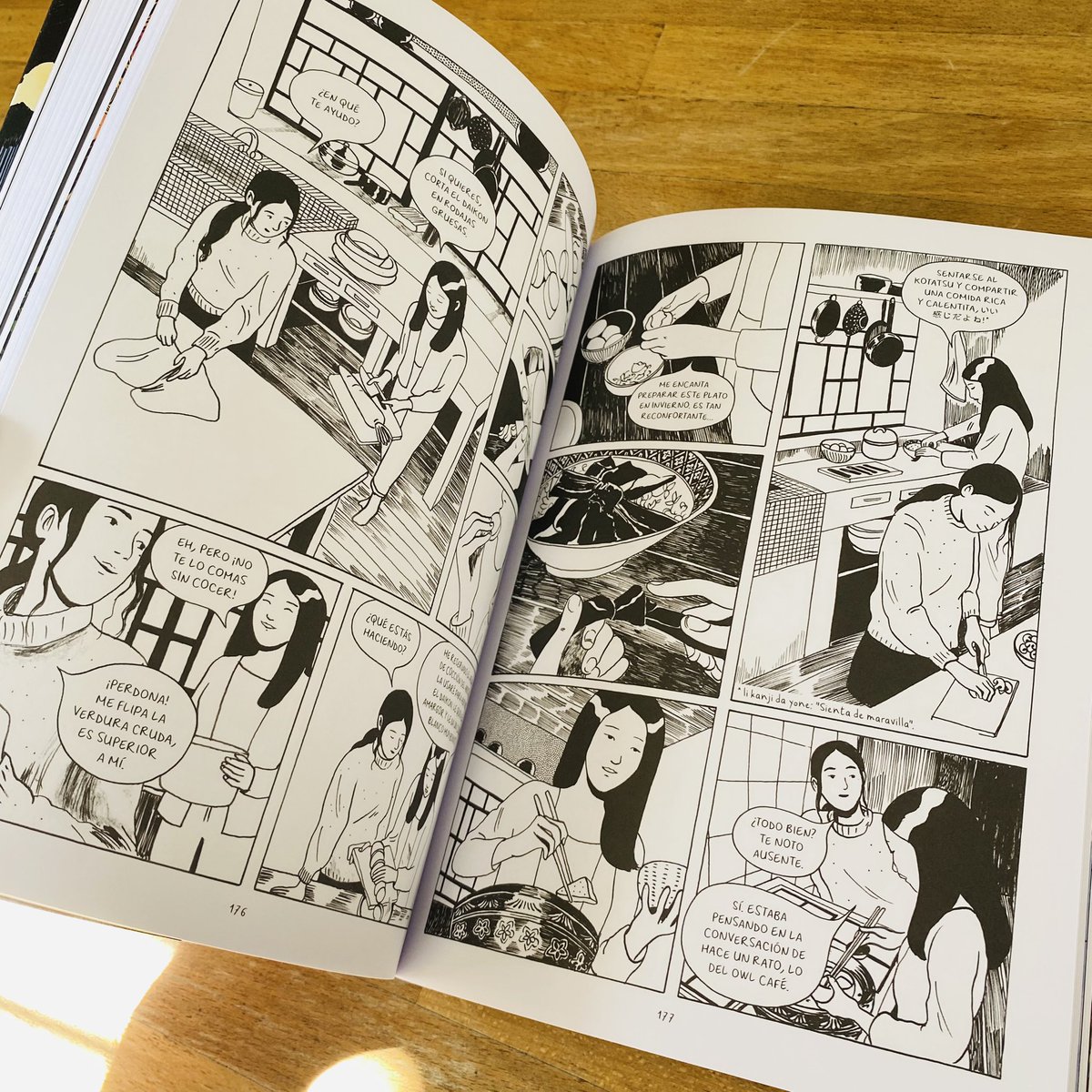 TDT Podcast (@podcasttdt) on Twitter photo Shiki, cuatro estaciones en Japón, de Rosalie Stroesser. Cómic autobiográfico en el que la autora nos narra el año que pasó en Japón a través del paso de las estaciones y leyendas tradicionales japonesas. Nos lo traen los amigos de <a href="/SalamandraGraph/">Salamandra Graphic</a> 
Próximamente en #tdtpodcast Shiki, cuatro estaciones en Japón, de Rosalie Stroesser. Cómic autobiográfico en el que la autora nos narra el año que pasó en Japón a través del paso de las estaciones y leyendas tradicionales japonesas. Nos lo traen los amigos de <a href="/SalamandraGraph/">Salamandra Graphic</a> 
Próximamente en #tdtpodcast