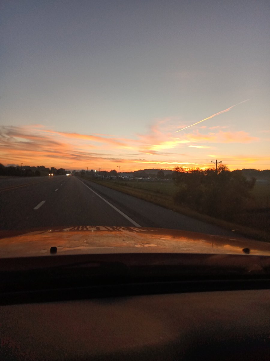B7grWinning's tweet photo. Happy Thursday and Good $PENGU Morning to all 🐧🚀🌄
Today and tomorrow... Then the weekend is here! Woohoo! 🎉 🎉
#ThursdayMorning #MorningDrive
#WorkingForTheWeekend #ThursdayMotivation https://t.co/8b8yWQZSQV