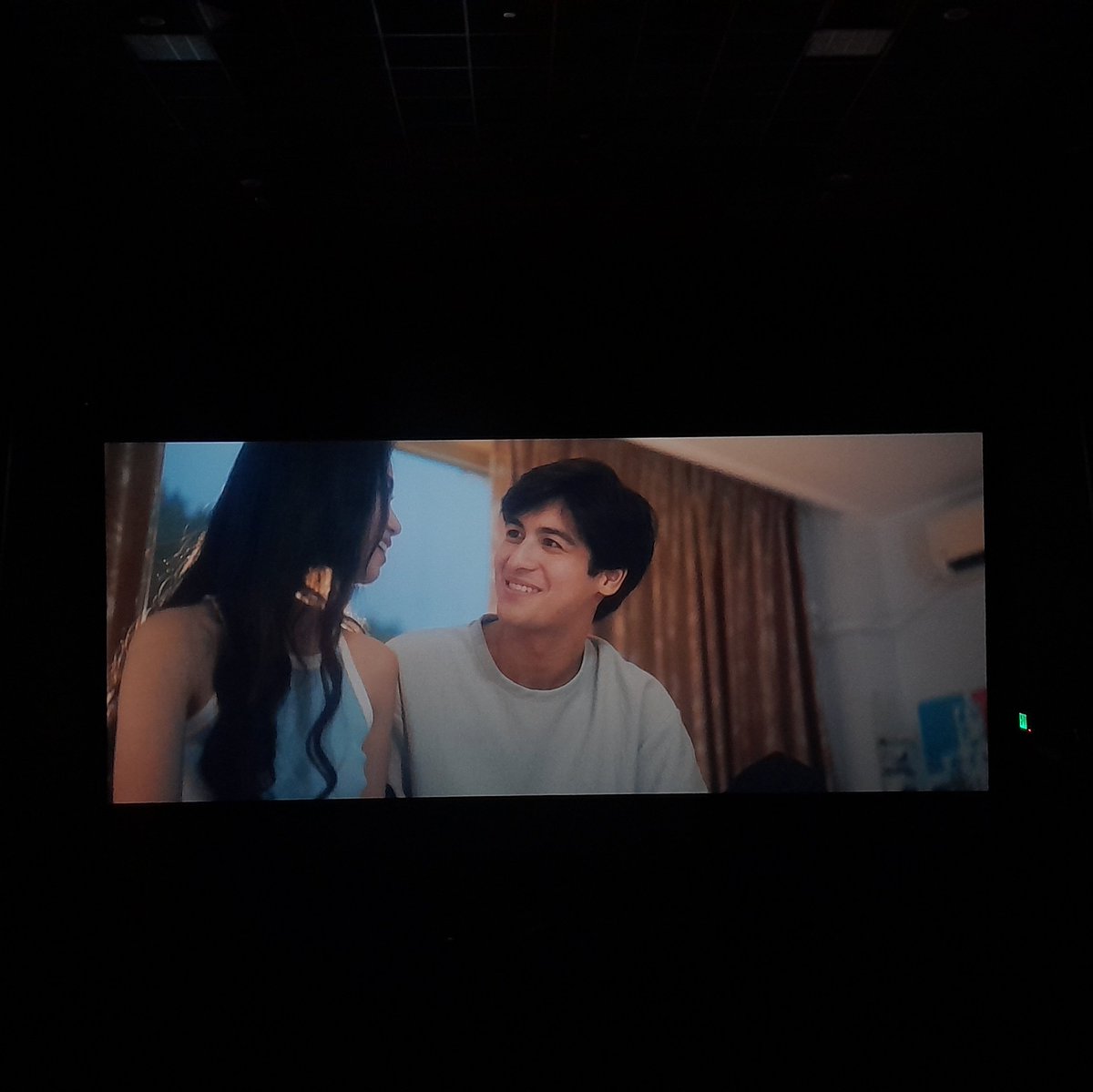 ashdres4lyf_'s tweet photo. Done watching #Minamahal100BulaklakParaKayLuna. I felt a lot of emotions the whole time. I felt kilig, I cried, and realised a whole lot of things. Raffy and Luna are the people we meet in life and the people we lose in the process that will definitely leave a mark in our lives. https://t.co/ngbY2OV4vp