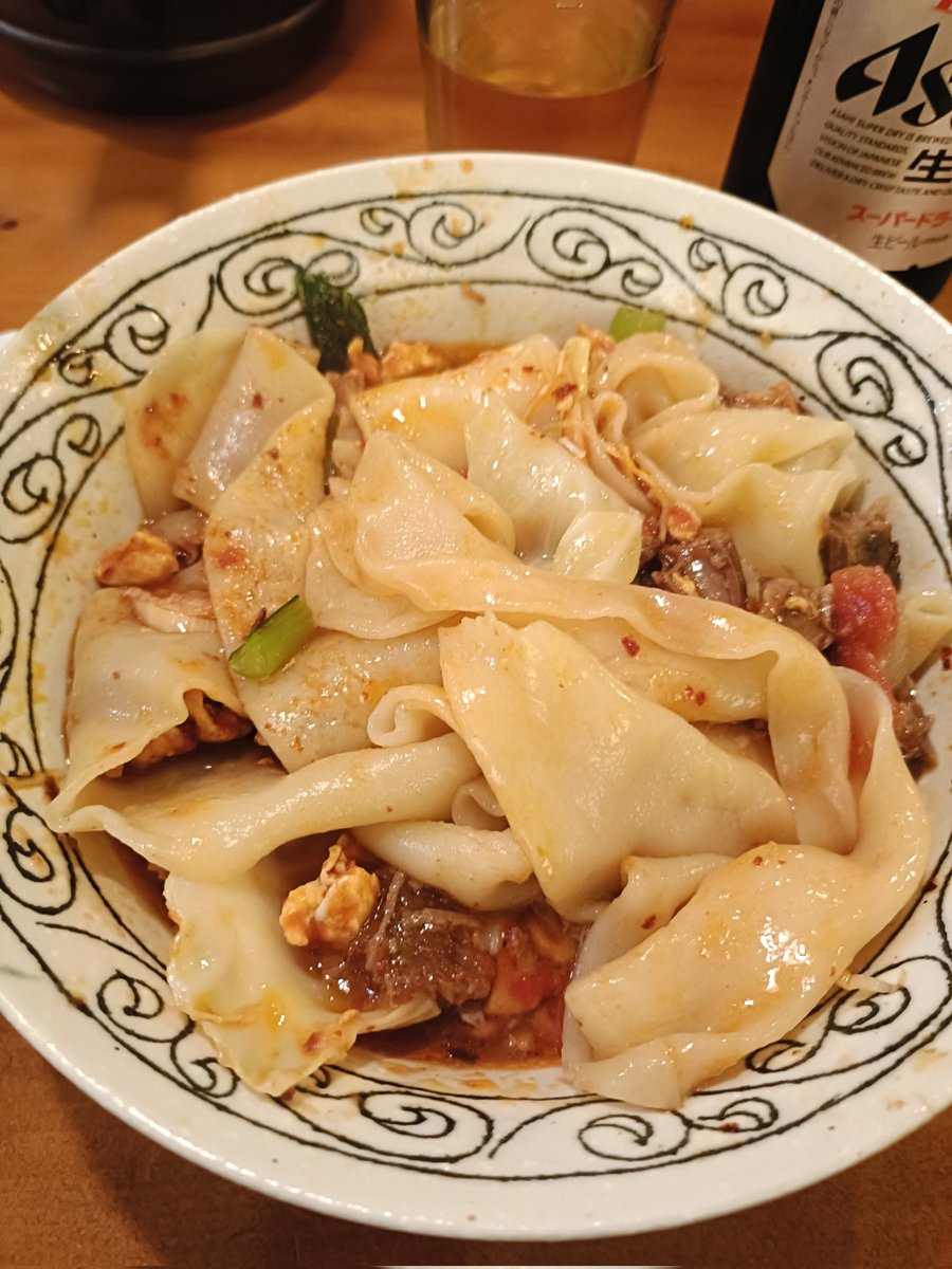 Chaca_CCMD's tweet photo. 新大阪で1番美味いだろこれ

ビャンビャン麺と何かよく分からないやつ https://t.co/2gMBMMlEaG