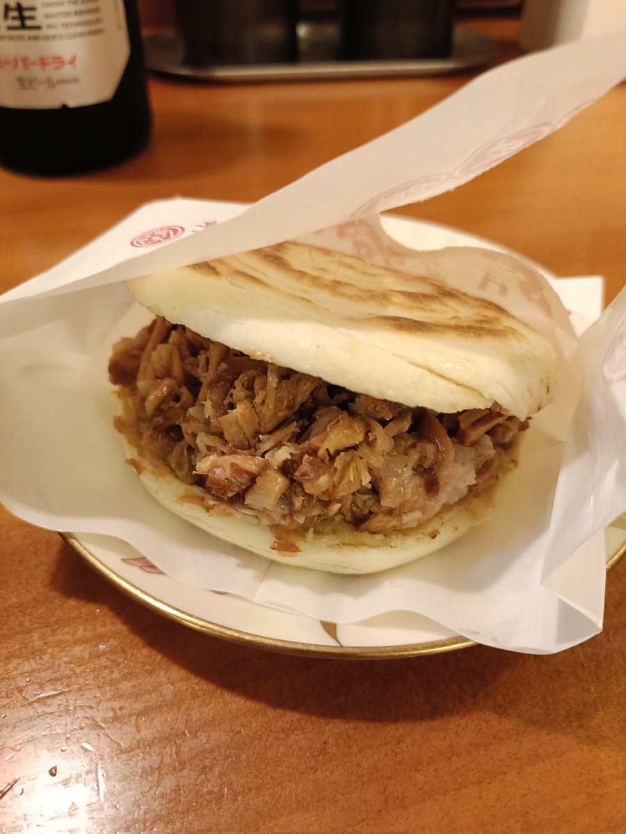 Chaca_CCMD's tweet photo. 新大阪で1番美味いだろこれ

ビャンビャン麺と何かよく分からないやつ https://t.co/2gMBMMlEaG