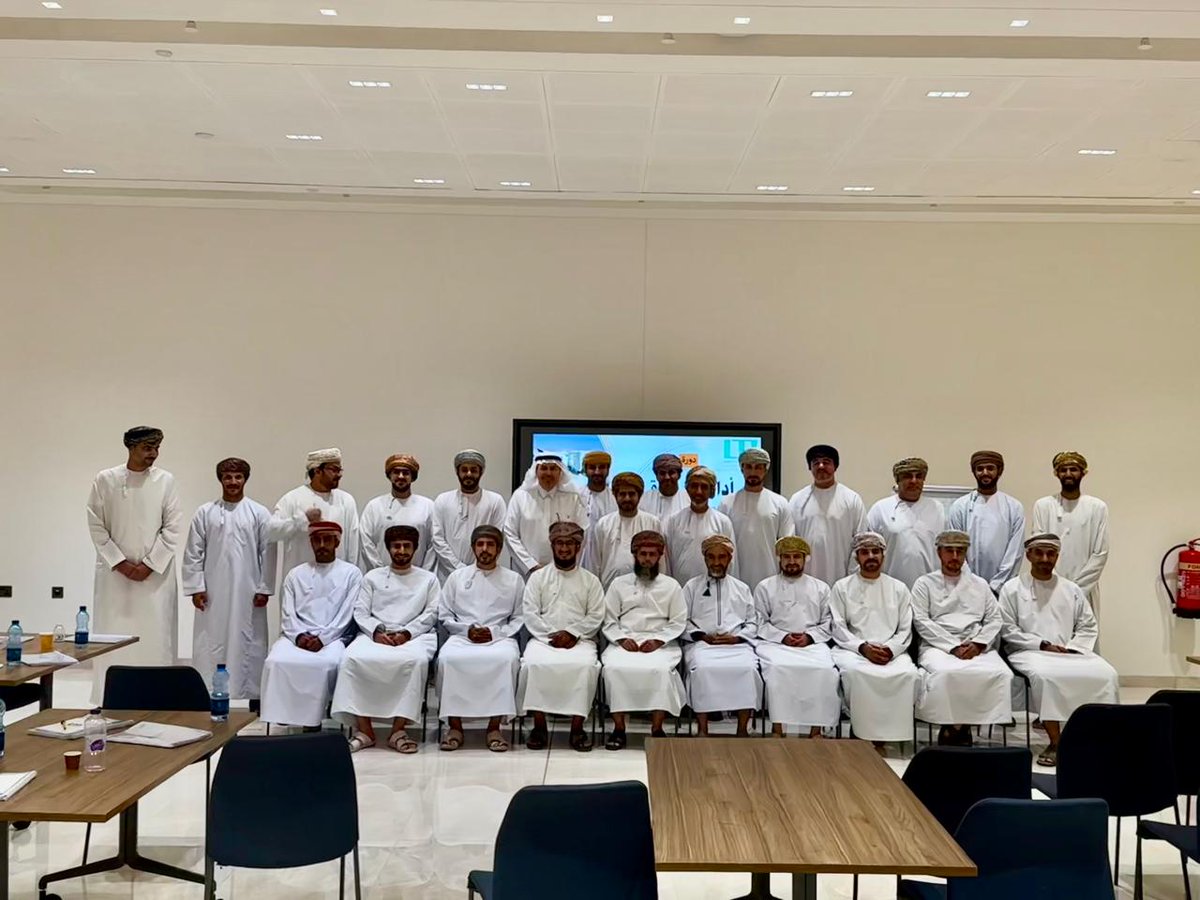 arifsamman's tweet photo. ما شاء الله تبارك الرحمن وبفضل الله ومنته تم الانتهاء من تقديم الدورة الثانية في " #ادارة #المرافق_الاحترافية " في مدينة نزوى في سلطة عمان الشقيقة لعدد ٢٥ مهندس عماني.  الشكر الجزيل لكل من حضر ونسق لهذه الدورة .  اسال الله ان يجعلها علما نافعا ومتقبلا  من الجميع .
@_Career_  
@oaam_oman