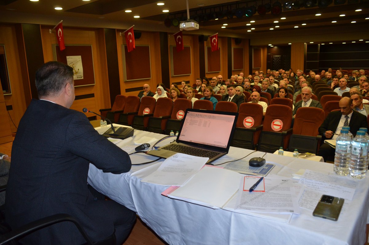 📍Hasan Kemal Yardımcı Mesleki ve Teknik Anadolu Lisesi
✅ Taşımalı Eğitim İş ve İşlemleri Toplantısı 

➡️İl Millî Eğitim Müdürümüz Halil İbrahim Akmeşe başkanlığında, merkez ilçe okul müdürlerinin katılımıyla taşımalı eğitim sürecine ilişkin iş ve işlemleri değerlendirmek üzere