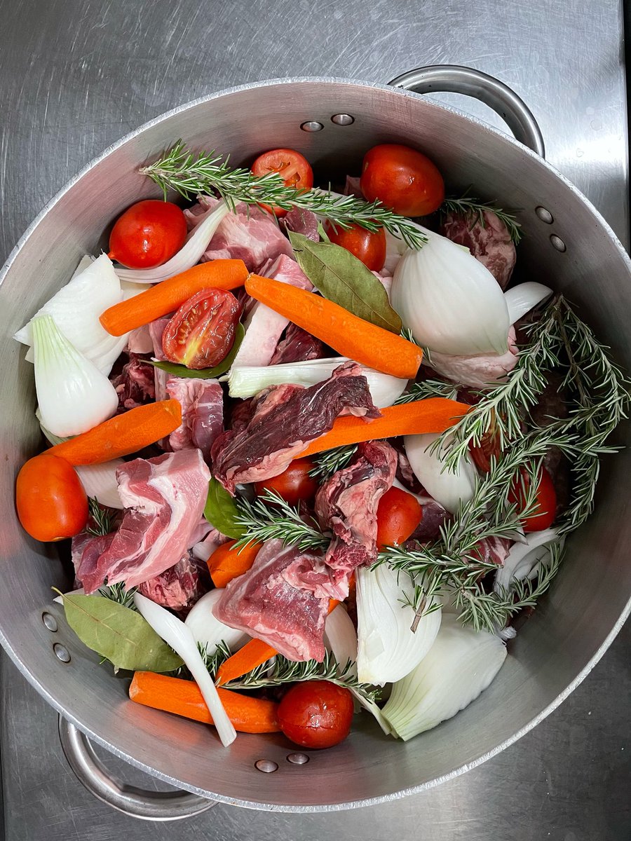 Restaurant Can Jeroni de Beget tweet media