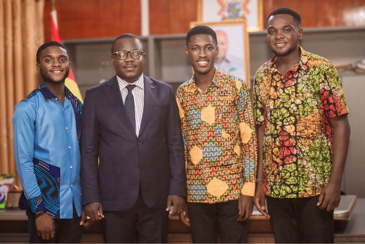 The leadership of the SRC paid a courtesy call on the Bono Regional Minister, Hon.Joseph Addae Akwaboah.
During the engagement, the leadership appealed for improvements to the campus road network, to which the Minister assured them of plans to address the concern.

#Uenrsrc
