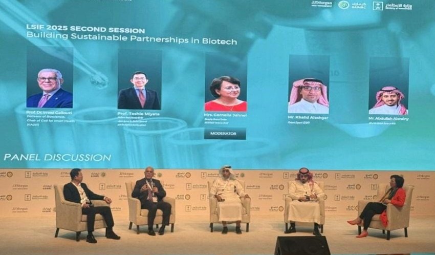 PatentExaminer1's tweet photo. Proud moments this October 🇸🇦 💚

From giving back to inspiring futures. It's a great honor for me to share my experience and expertise in the life sciences innovation forum 2025.

#LSIF2025 #KSAUHS #KAIMRC #Biotech #Innovation https://t.co/6HOgttXCgL