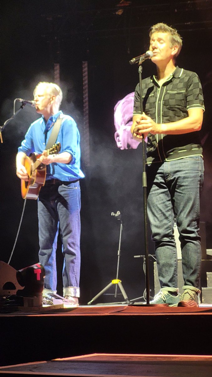 rubblemeister's tweet photo. @rickyaross @DougieVipond @gregorphilp Brilliant night.... again! You guys get better and better. https://t.co/yolAXhZtA4