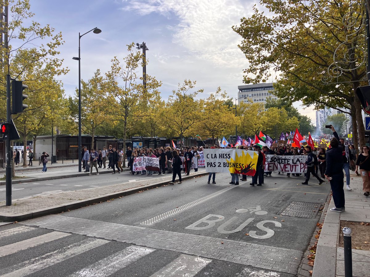 RAutrement's tweet image. #rennes, #2octobre : la manifestation débute avec des slogans pour Gaza et la Palestine.