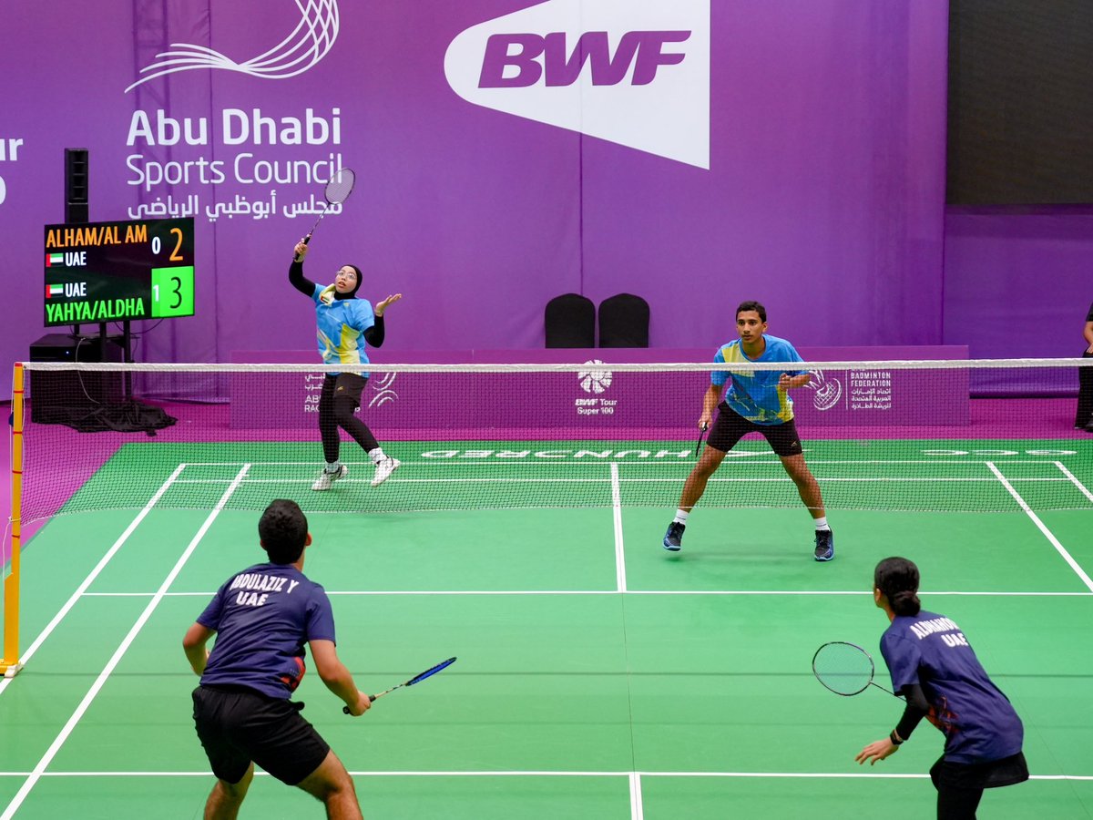 abudhabirc's tweet photo. نادي أبوظبي لألعاب المضرب يواصل حضوره المميز في بطولة العين ماسترز، بتأهل ميشا خان وتابيا خان إلى دور الـ16، مؤكداً تميز اللاعبات الوطنيات. كما جرى تكريم النادي كشريك استراتيجي، حيث سلّم معالي الشيخ نهيان بن مبارك درع التكريم تقديراً لجهوده في دعم وتطوير الريشة الإماراتية 🇦🇪✨ https://t.co/YYzNbEGUuw