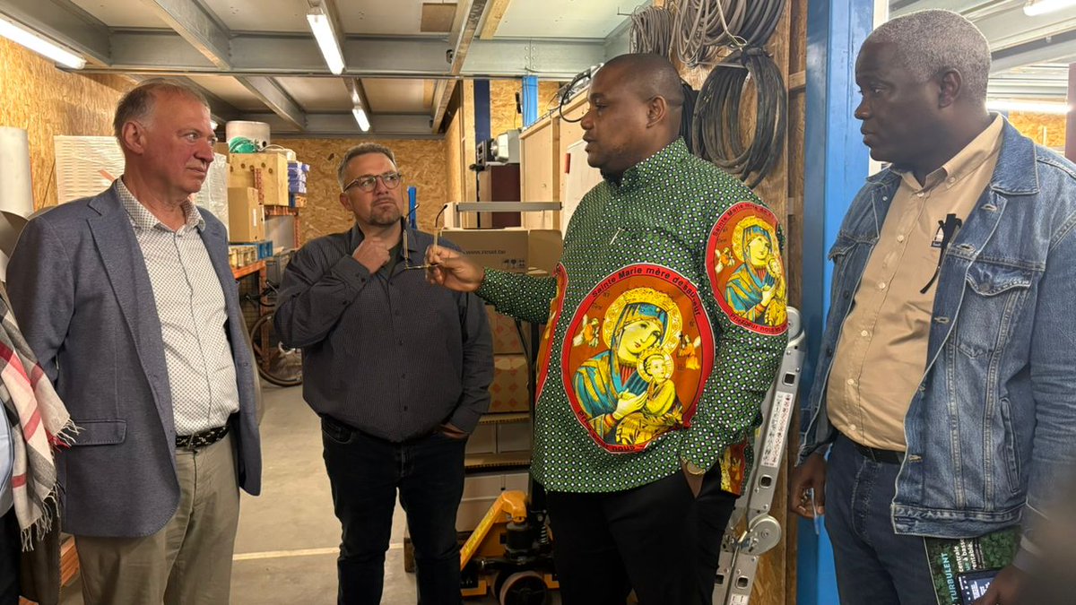 Le FPI à la découverte d’une innovation énergétique pour la RDC

En mission à Bruxelles, le Directeur Général Adjoint du Fonds de Promotion de l’Industrie (FPI), Blaise Mastaky Birindwa, a visité les installations de Turbulent, partenaire technologique de Silverback Africa SARL –