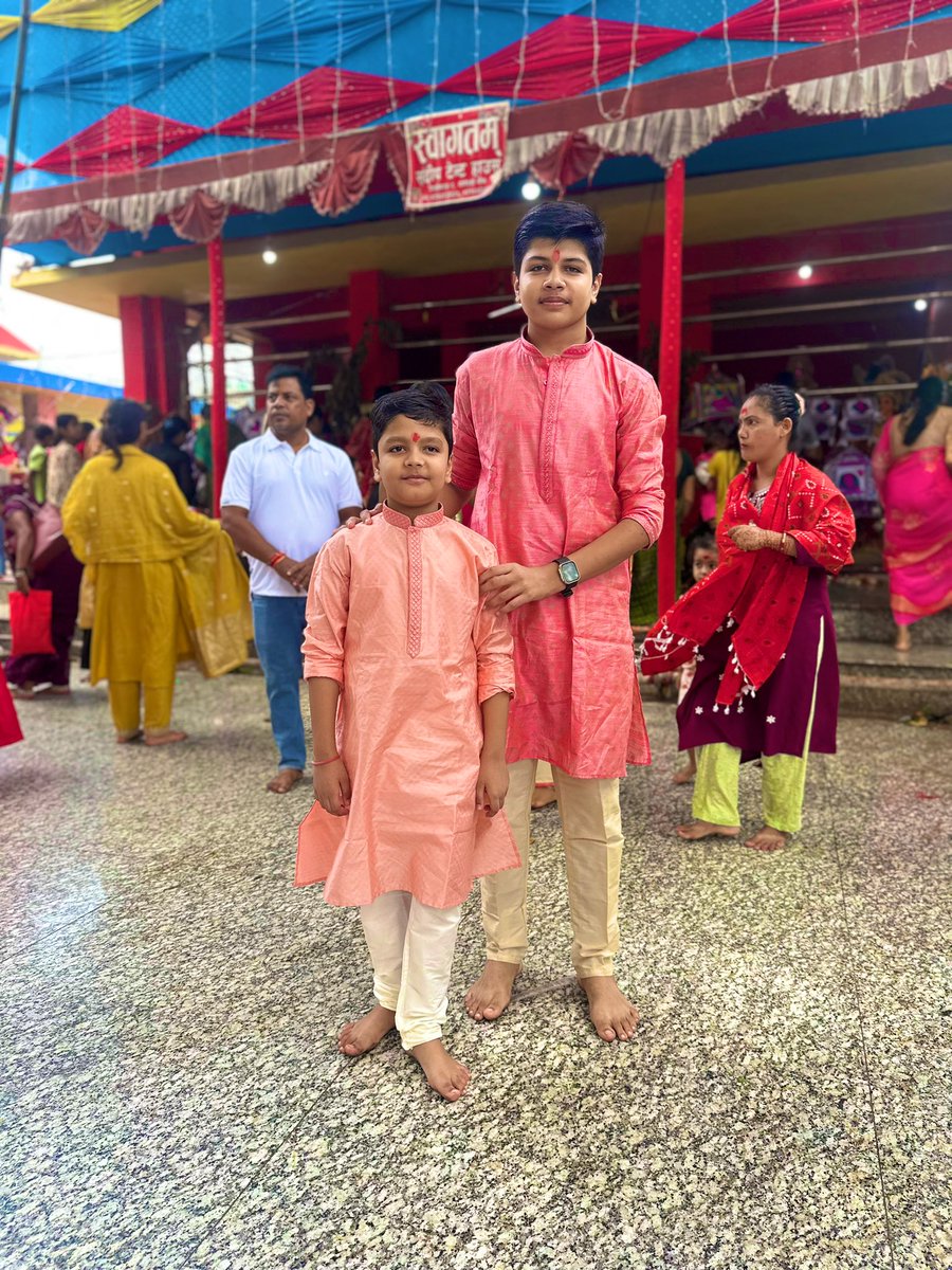 #विजयादशमी २०८२ को पावन अवसरमा यहाँ लगायत यहाँको सम्पूर्ण परिवारको सु-स्वास्थ्य, सुख- शान्ति, समृद्धि , दिर्घायु र उत्तरोत्तर प्रगतीको लागि हार्दिक मंगलमय शुभकामना ब्यक्त गर्दछु।
##happydussehra2025 #Dashain2025