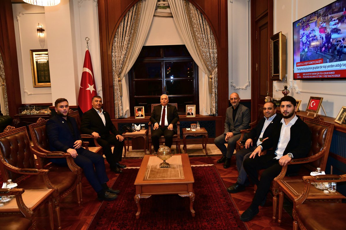 UidGeorgia's tweet photo. UID Gürcistan heyeti olarak Trabzon Valisi Sayın Aziz Yıldırım’ı makamında ziyaret etme fırsatı bulduk.

Ziyarette UID Gürcistan Başkanı Yusuf Taşkıran, BYK üyelerimiz katıldı.

Valimizin samimi misafirperverliği ve yapıcı yaklaşımı için teşekkür ediyoruz. 🌿 https://t.co/54GKOQRhCo