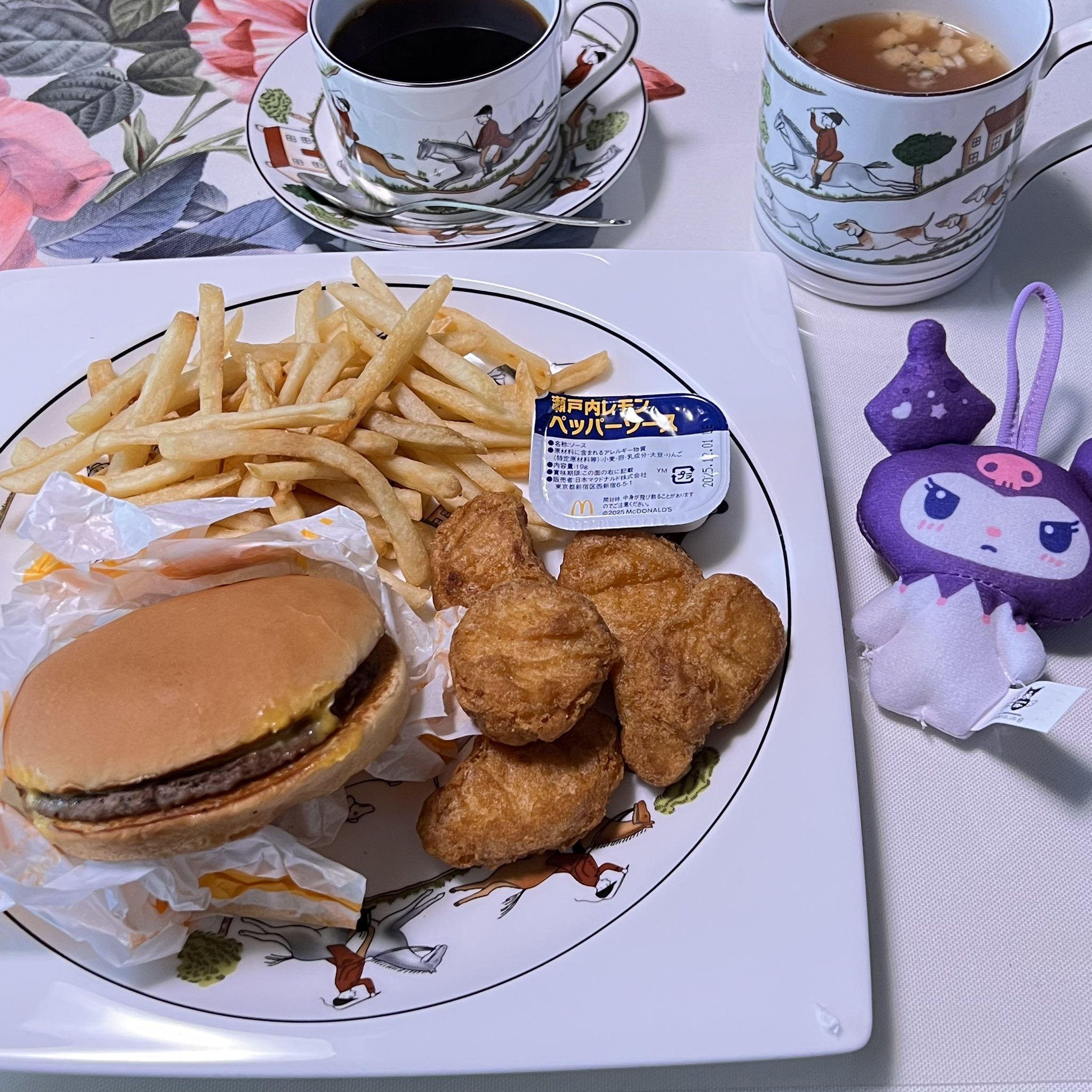 ③アメリカで購入　BTS日本未発売ハッピーセット　4体セットレア ①アメリカで購入 BTS日本未発売ハッピーセット コンプリート