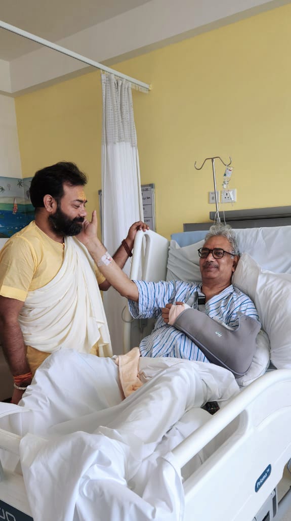 अधर्म पर धर्म, असत्य पर सत्य और अन्याय पर न्याय की विजय का प्रतीक विजयादशमी का यह पावन पर्व आप सभी के जीवन में सुख, शांति, समृद्धि और नई ऊर्जा लेकर आए—इसी मंगलकामना के साथ हृदय से शुभकामनाएँ एवं बधाई।

साथ ही यह अवगत कराना चाहता हूँ कि मेरे पूज्य पिताश्री एवं पूर्व सांसद श्री