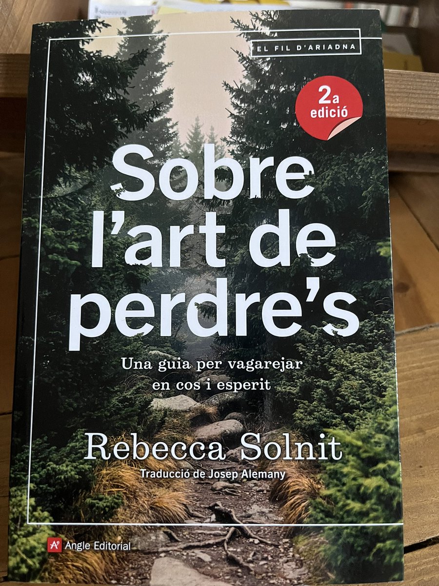 Guillem 🦋🏳️🌈 (@mahler_77) on Twitter photo Acabat. "Allò que desconeixem del tot acostuma a ser el que necessitem trobar, i per trobar-ho cal perdre's". "Algunes coses les posseïm si continuen perdudes, algunes coses no estan perdudes només si son distants" . Memòries personals, música, art, família <a href="/angleeditorial/">Angle Editorial</a> Fil 🧵 Acabat. "Allò que desconeixem del tot acostuma a ser el que necessitem trobar, i per trobar-ho cal perdre's". "Algunes coses les posseïm si continuen perdudes, algunes coses no estan perdudes només si son distants" . Memòries personals, música, art, família <a href="/angleeditorial/">Angle Editorial</a> Fil 🧵