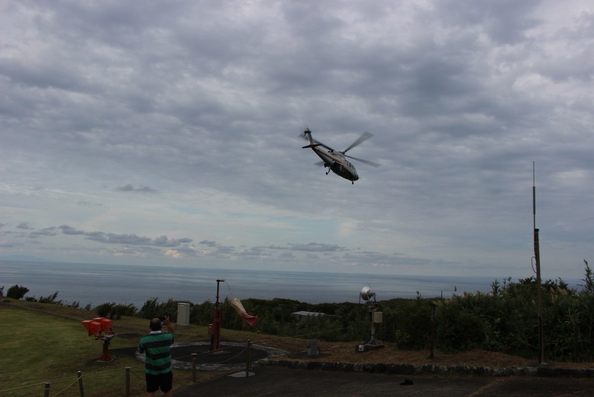 青ヶ島と八丈島を結ぶヘリコプターが増便され、本日は記念すべき初就航です！
今後、毎週木曜日は、朝・夕の２便運航されます。
多くの皆様のご来島をお待ちしています。
詳しくは↓
tohoair-tal.jp/topics_detail.…