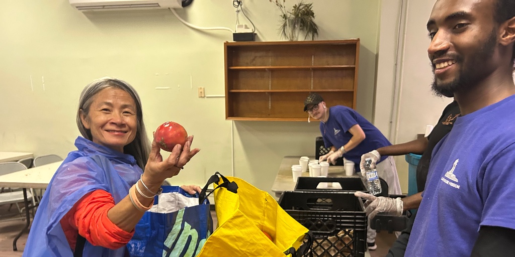 ✨ Every piece of food is more than a meal — it’s a small treasure in waiting hands. Today, we were able to share exactly what one guest was hoping for. 💙
lighthousemission.ca
#LighthouseMission #EveryoneMatters #LoveAllServeAll