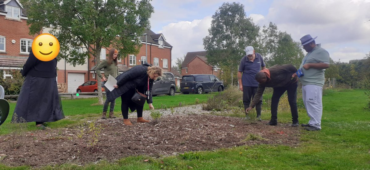 fruitnutvillage's tweet photo. We had a busy session down at #SouthernDriveForestGarden #Monyhull yesterday. The summer is over... but we're just getting ready for winter. https://t.co/mTnx4elzQK