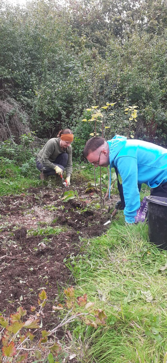 fruitnutvillage's tweet photo. We had a busy session down at #SouthernDriveForestGarden #Monyhull yesterday. The summer is over... but we're just getting ready for winter. https://t.co/mTnx4elzQK