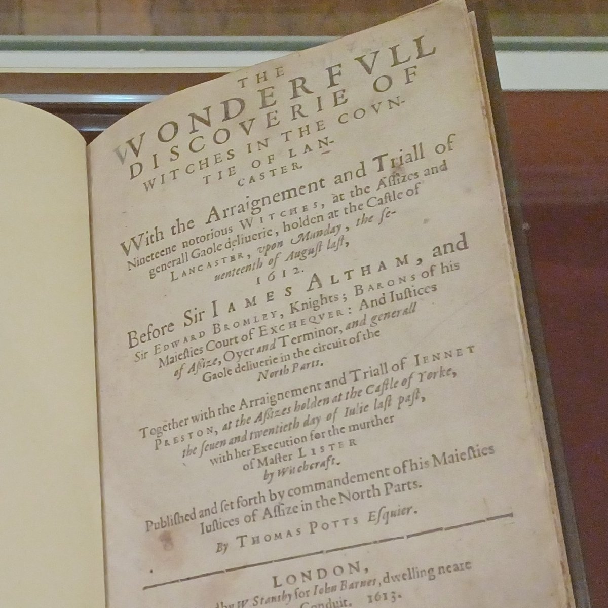 Due to popularity another timeslot has been added for the talk 'Witches, Dark Arts and Demonology' at 3pm Wednesday 8 October in #GawthorpeHall. Get your ticket before they all magically vanish again! 
Entry to the Hall included £8, all details below tiny.cc/EventsAtGawtho…