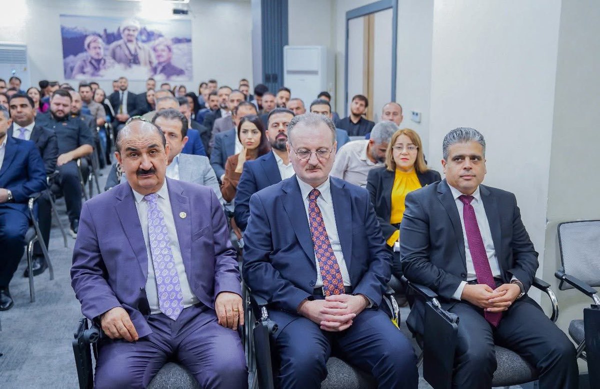 saeedsalimp's tweet photo. پیشکەشکردنی سیمینار لە #پەیمانگای_پێگەیاندنی_کادیران

رێکەوتی ٢٠٢٥/١٠/١ بابەتێکمان بە ناونیشانی (#دانوستاندن، ئامرازی ئاشتیانەی چارەسەرکردنی کێشە و ناکۆکییەکانە) بەپێی مۆدێلی #ڕۆجەر_فیشەر پێشکەشکرد بە قوتابیانی خولی بیستەمی پەیمانگای پێگەیاندنی کادیران. https://t.co/lAGX5gm1Cm