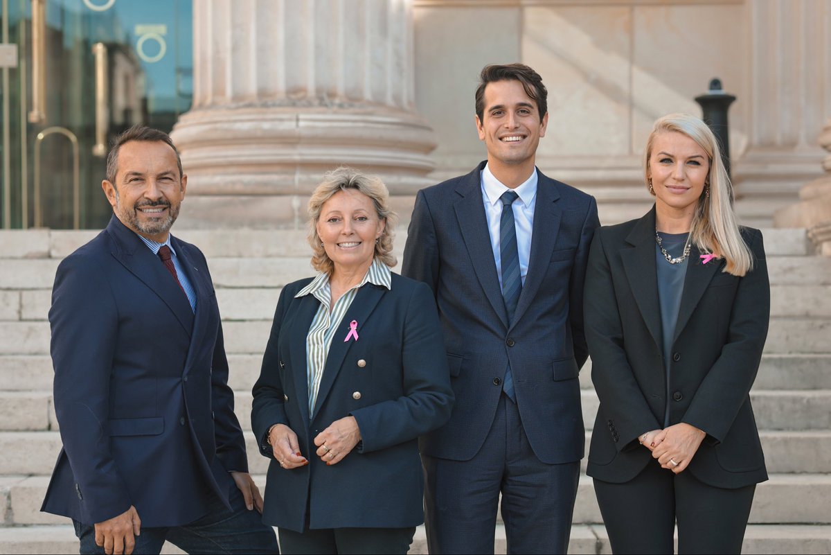 Voici les quatre représentants du <a href="/RNational_off/">Rassemblement National</a> au Bureau de l’Assemblée nationale.

La juste représentation des groupes est une bonne nouvelle pour l’Assemblée nationale et la démocratie.

Bravo <a href="/sebchenu/">Sébastien Chenu</a>, <a href="/HeleneLaporteRN/">Hélène Laporte</a>, <a href="/marine_hamelet/">Marine Hamelet</a> et <a href="/G_Dussausaye/">Gaëtan Dussausaye</a> !