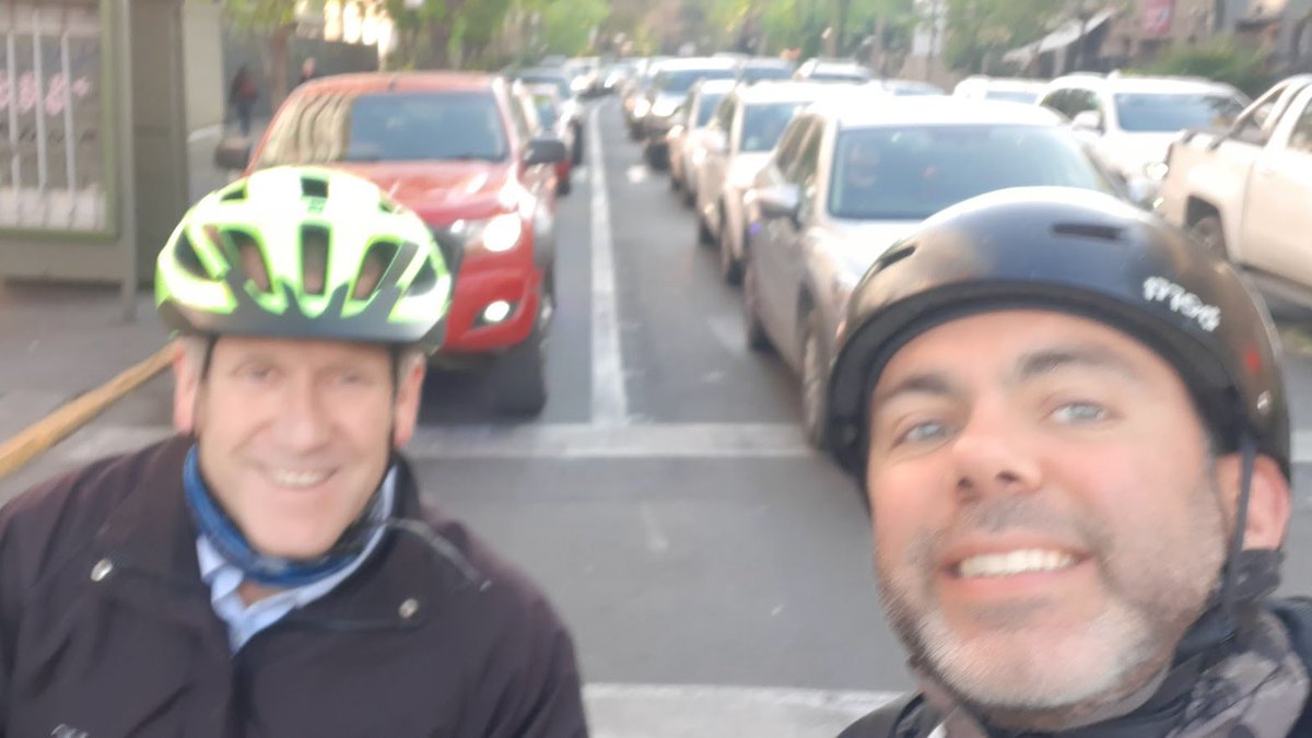 Mathias (@mathiaskochcc) on Twitter photo 📸#LogroDesbloqueado poder encontrarme con el gran Ministro <a href="/MTTChile/">Ministerio de Transportes y Telecomunicaciones</a> <a href="/JuanCaMunozA/">Juan Carlos Muñoz Abogabir</a> pedaleando al trabajo (Afírmate <a href="/TamauPogi/">Tadej Pogačar</a>!). Será difícil ver algo similar en futuros Gobiernos.
¡Un desplazamiento simple, rápido, barato, saludable, no contaminante, es posible (+las 3 "V")! 📸#LogroDesbloqueado poder encontrarme con el gran Ministro <a href="/MTTChile/">Ministerio de Transportes y Telecomunicaciones</a> <a href="/JuanCaMunozA/">Juan Carlos Muñoz Abogabir</a> pedaleando al trabajo (Afírmate <a href="/TamauPogi/">Tadej Pogačar</a>!). Será difícil ver algo similar en futuros Gobiernos.
¡Un desplazamiento simple, rápido, barato, saludable, no contaminante, es posible (+las 3 "V")!