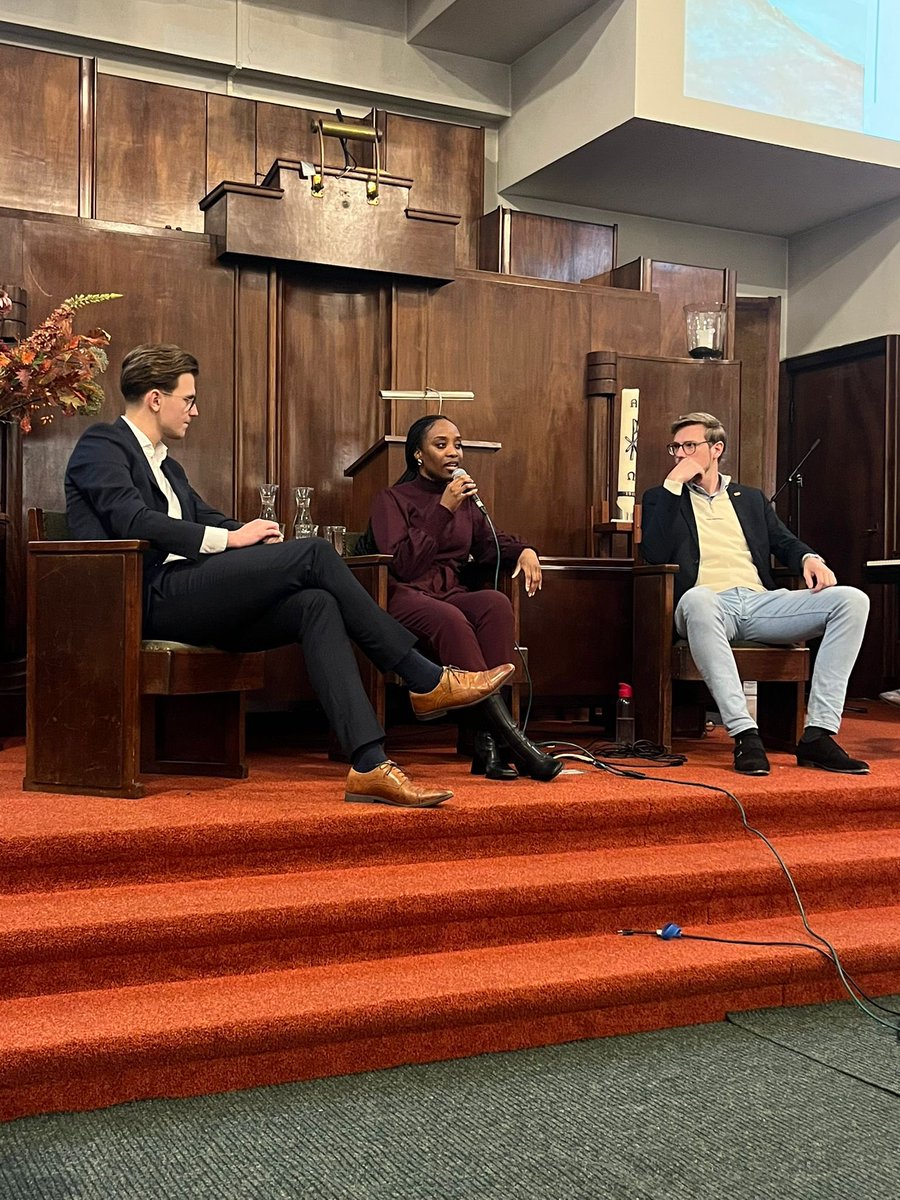 Gisterenavond was <a href="/Johan_Roodnat/">Johan Roodnat</a> aanwezig namens de <a href="/SGPnieuws/">SGP</a> en <a href="/SGPJ/">SGP-jongeren</a> bij het praatcafé van NSA

Bedankt Sitso en Stijn voor het debat!