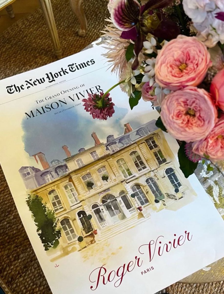 Opening tonight <a href="/rogervivier/">Roger Vivier</a> <a href="/lafressange/">Ines de la Fressange</a> 🙌🌹