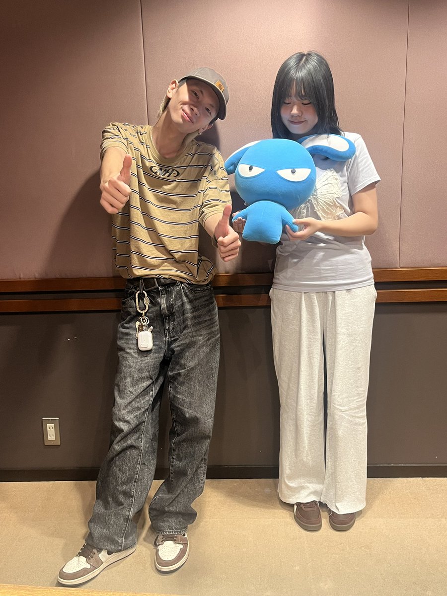 *＼📻 HIGH HOPES 🎸／*

木曜日はUNFAIR RULEが担当！

今週もしゅう&amp;ゆずなコンビで
お送りします🔥

今夜3時10分頃からオンエア🎧

もうすぐ収録あります！
各コーナーへのメッセージはこちらから⬇️

nack5.co.jp/program/high_h…

#raji795
#ハイホ795
#nack5
#UNFAIRRULE
#アンフェアルール