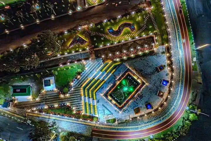 GashamaYohannes's tweet image. Ethiopia's 🇪🇹 #road network has been expanding in recent years In 2020, 🇪🇹 had an estimated 144,024 kms (89,492 miles) of all-weather roads.
In 2022/23, it is estimated to be 180,000 kms.
#Ethiopia
#infrastructureprojects
#Roads
