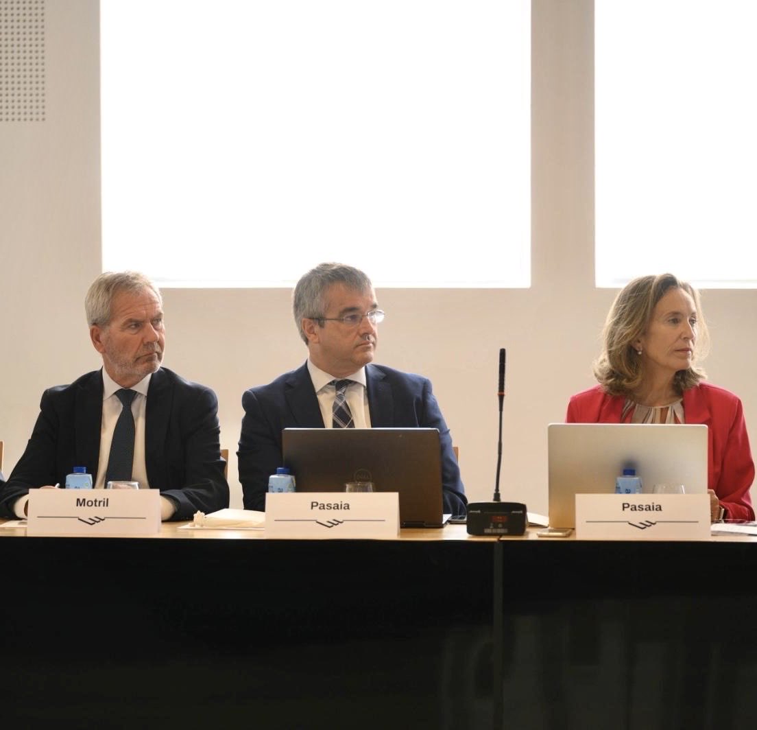 Los presidentes y directores  de las 28 autoridades portuarias de interés general celebran en Almería su reunión anual con el objetivo de impulsar la competitividad de nuestro sistema portuario y la total descarbonización de los buques para el año 2030.#20AniversarioAPM