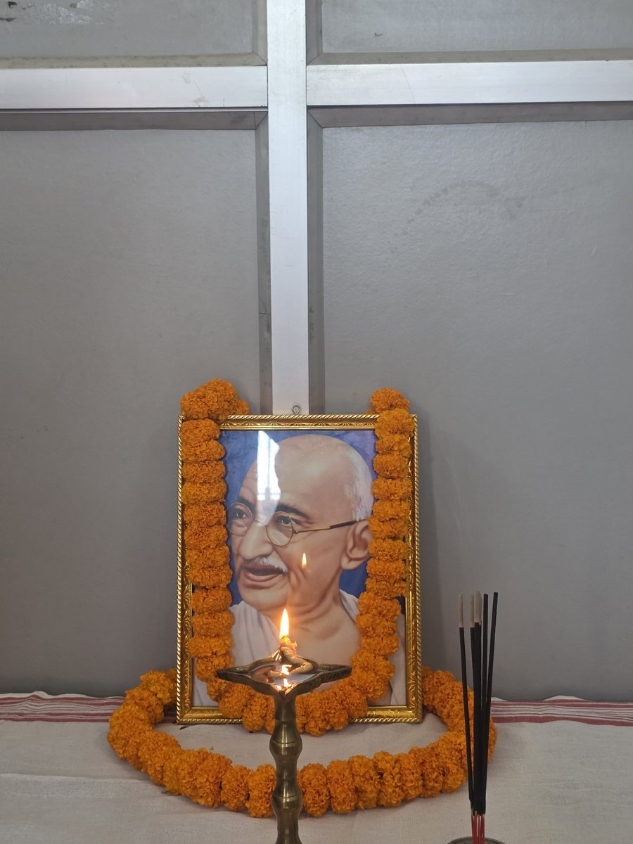 Employees of <a href="/fcidokokrajhar/">fcidokokrajhar</a> celebrated Gandhi Jayanti on 2nd October with reverence and gratitude by remembering the ideals of the Father of the Nation — truth, peace &amp; non-violence. ✨

#GandhiJayanti #MahatmaGandhi 

<a href="/FCI_India/">Food Corporation of India</a> <a href="/fci_ne/">Food Corporation of India, Zonal Office(NE)</a> <a href="/AssamFci/">Food Corporation of India Assam</a>