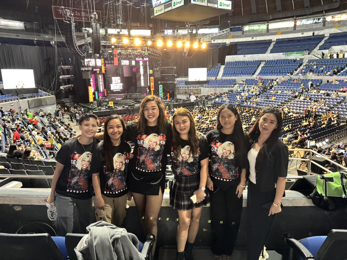 KKlangie's tweet photo. @Klarissedguzman Atake po ang mga fersons mowm!! ♥️♥️ https://t.co/reL2glFQQw